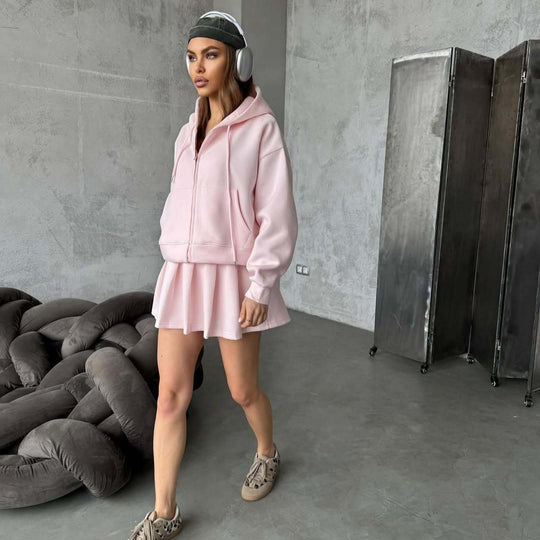 Damen Kurzzip-Kapuzenjacke mit plissiertem Minirock-Lounge-Set Eichborn Berlin