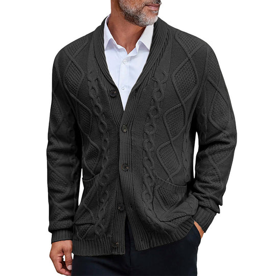 Herren Grobstrickjacke mit elegantem Zopfmuster und praktischen Taschen EB