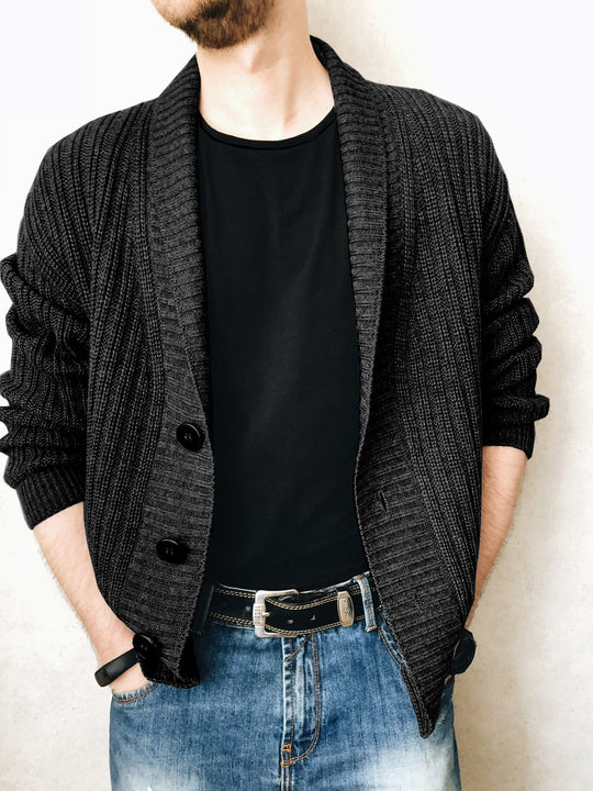 Herren Strickjacke mit tiefem Kragen EB