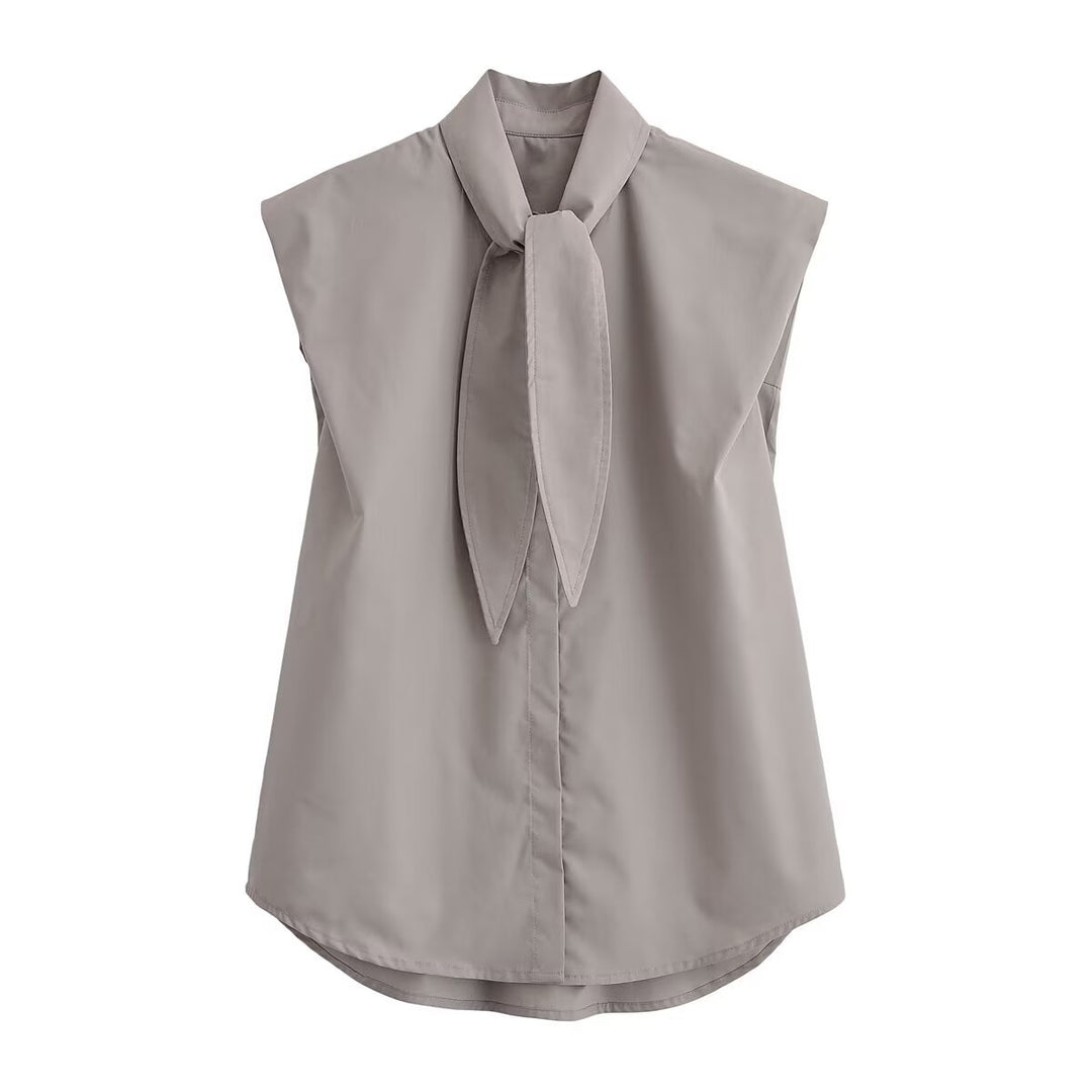 Damenbluse mit innovativem Stehkragen und eleganter Schleifenapplikation EB