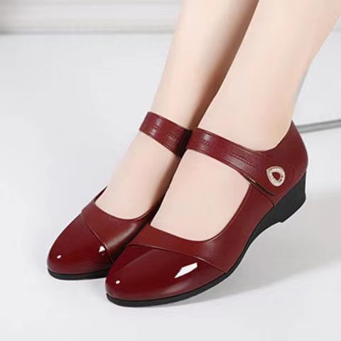 Damen Ballerinas mit modischem Riemen und eleganter Schuhspitze EB