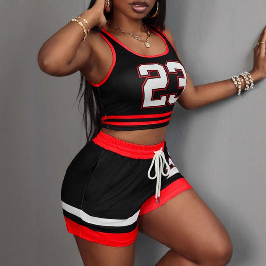 Damen Sportliches Freizeit-Outfit mit Crop-Top und Shorts EB