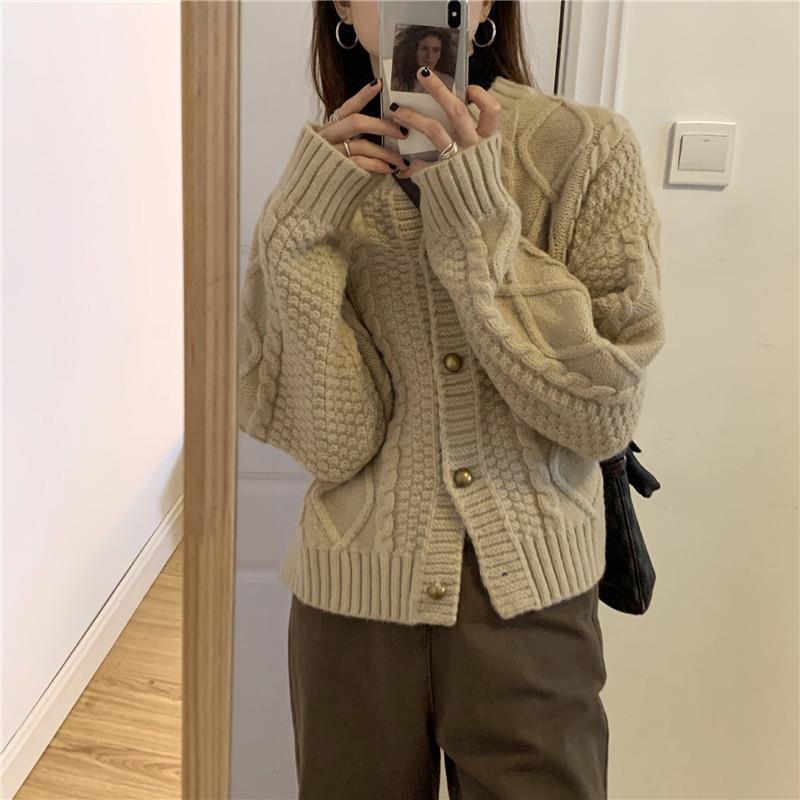 Damen Grobstrick-Cardigan mit Knopfdetails und Zopfmuster EB