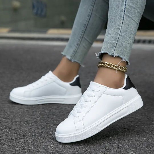 Damen Urbaner Sneaker mit modischem Kontrast-Heel und atmungsaktivem Obermaterial EB