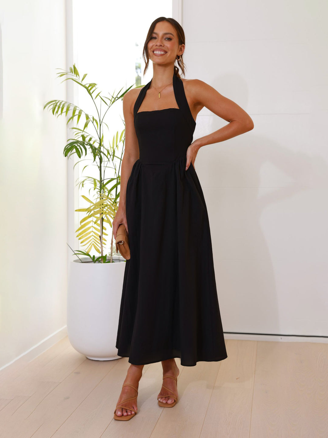 Damen Maxikleid mit modernen Trägern und fließendem Schnitt EB