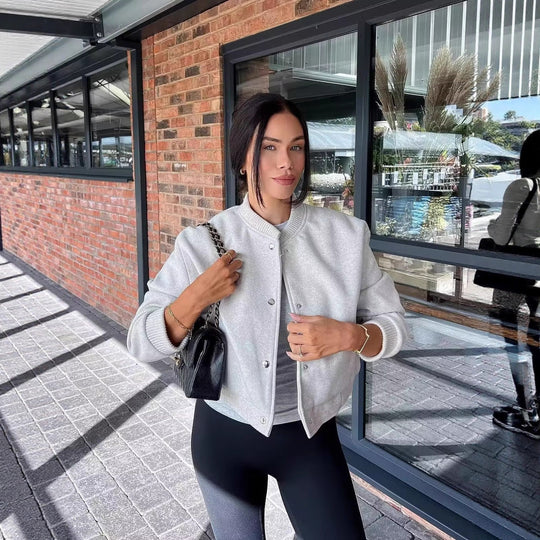Damen modische Sweatjacke mit Knopfverschluss und praktischen Taschen EB