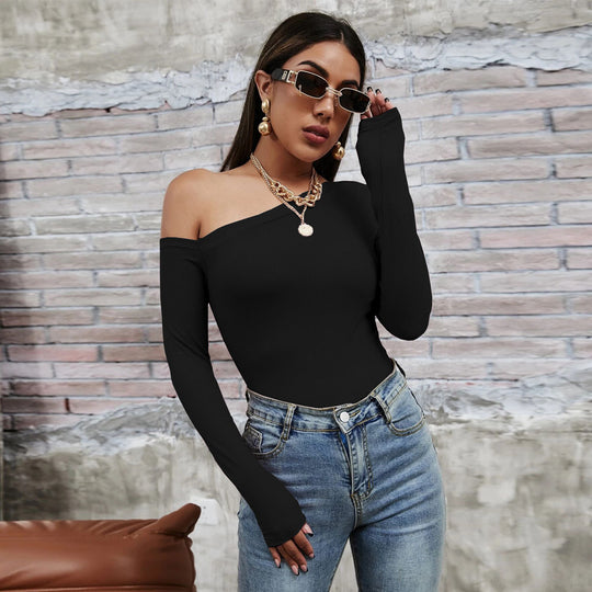 Damen asymmetrisches One-Shoulder Longsleeve-Top mit schlanker Sculpting-Passform und feiner Rippstruktur Eichborn Berlin