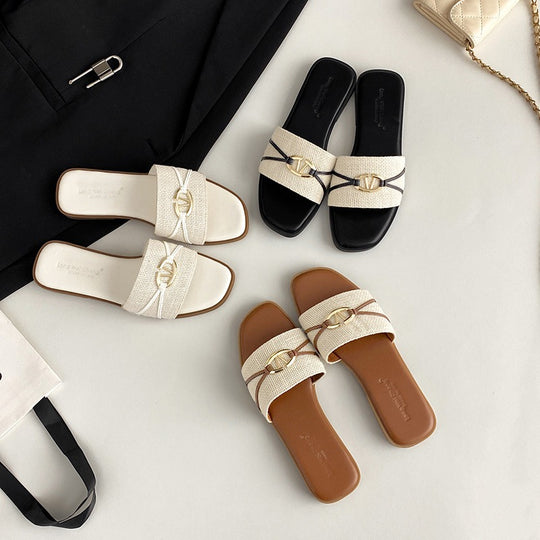 Damen modische Riemensandalen mit dekorativem Goldakzent und komfortablem Fußbett EB