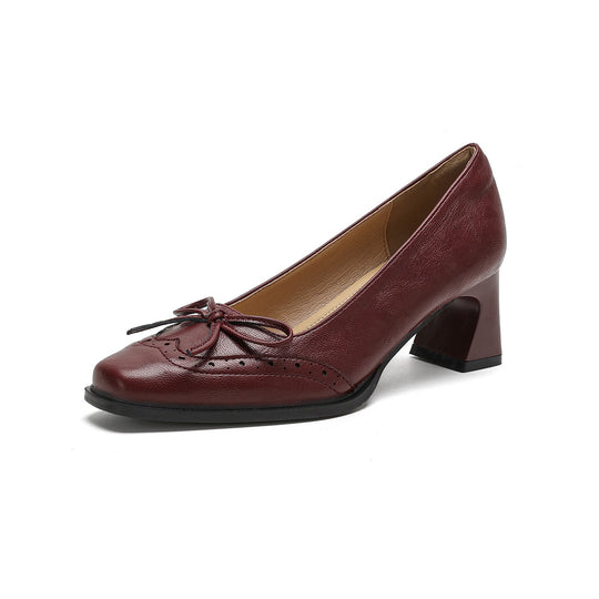 Damen elegante Pumps mit modischer Schleife und klassischer Perforation EB