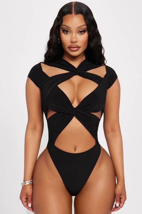 Damen Crop-Top mit innovativem Wickeldesign und einzigartigem Ausschnitt EB