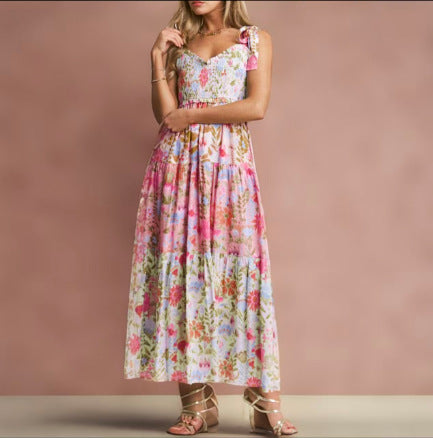Damen Kleid mit verspieltem Floral-Design und Rüschenärmeln EB
