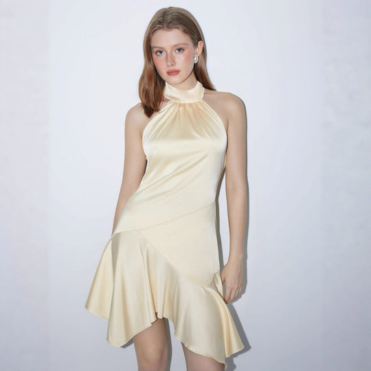 Damen elegantes Abendkleid mit asymmetrischem Schnitt und schimmerndem Material EB