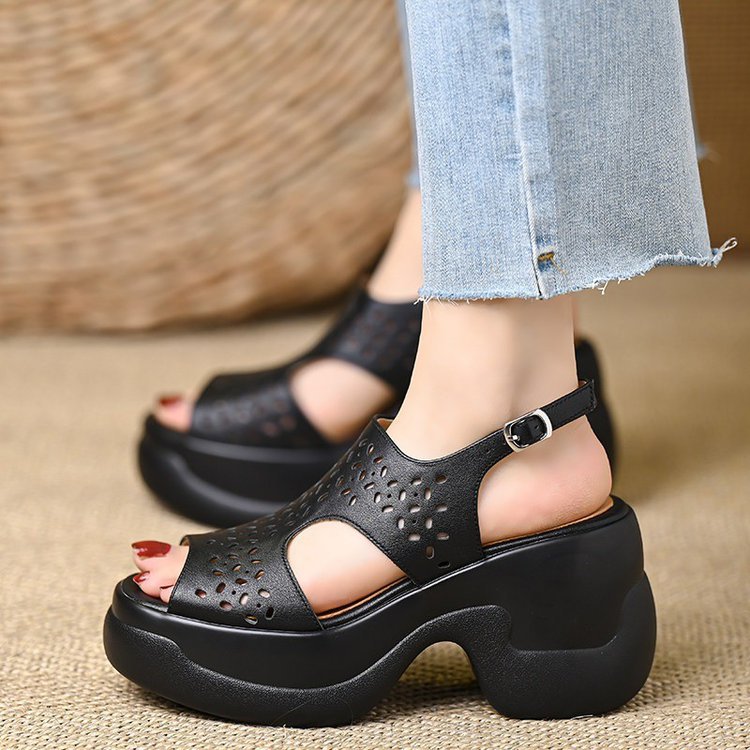 Damen Plateausandalen mit luftiger Perforation und bequemem Absatz EB