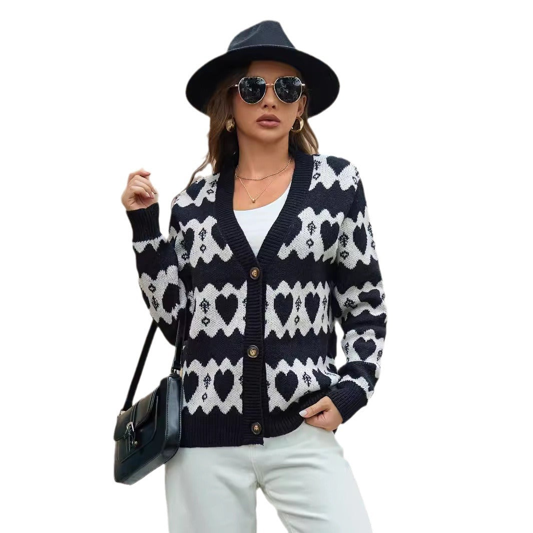 Damen Strickjacke mit Herzenmuster und Knöpfen EB