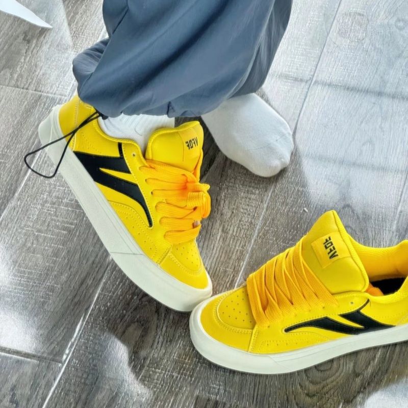 Damen Trendige Sneakers mit innovativem Schnürsystem EB