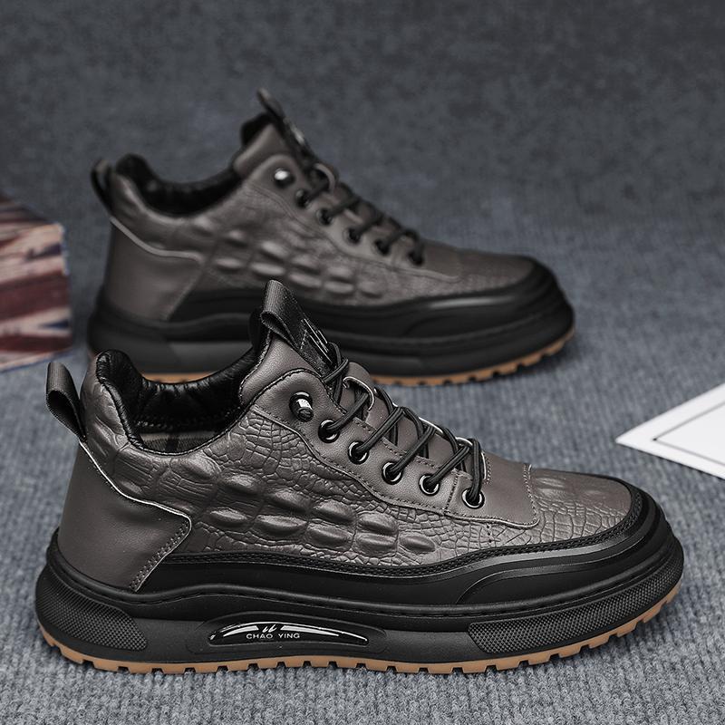 Herren robuste Schnür-Boots mit gepolstertem Knöchelkragen, strukturierter Lederoptik und griffiger Profilsohle EB