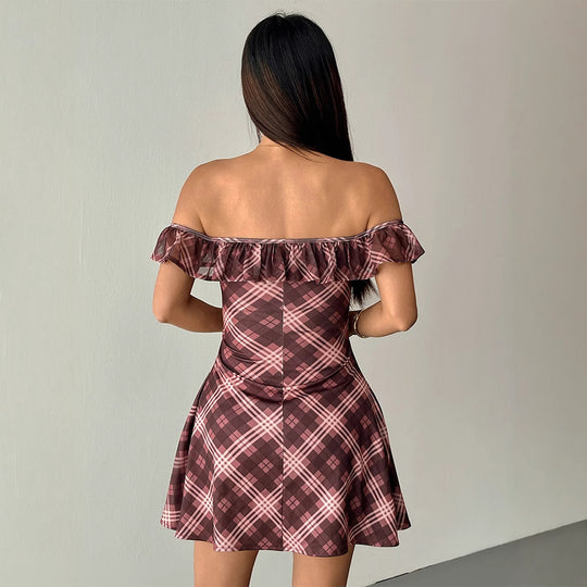 Damen Off-Shoulder Minikleid mit verspieltem Rüschensaum und kariertem Design EB