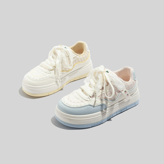 Damen Sneaker mit verspieltem Design und romantischen Spitzenakzenten EB