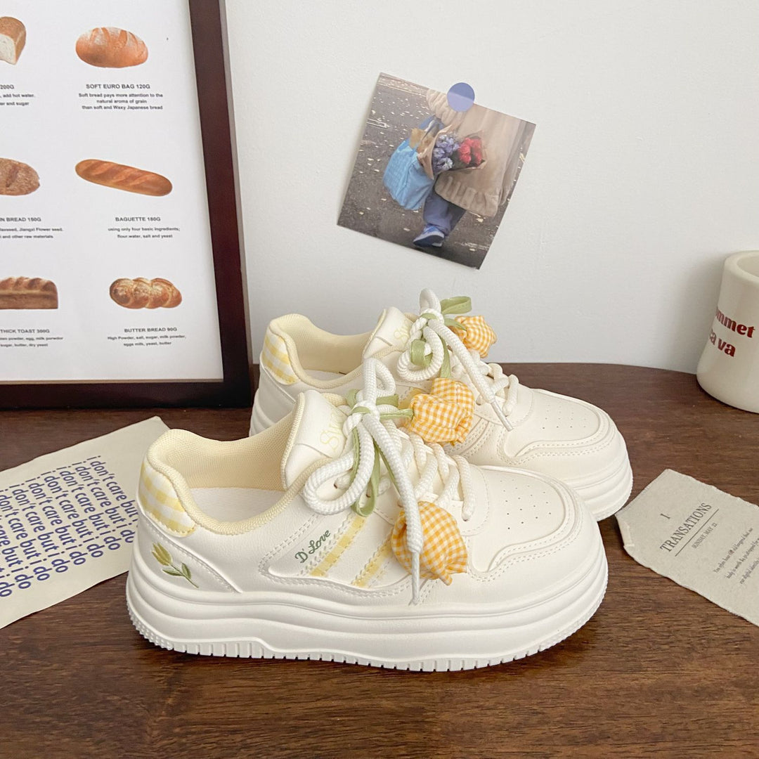 Damen Modische Sneakers mit verspielten Karomuster und komfortablen Schnürdetails EB