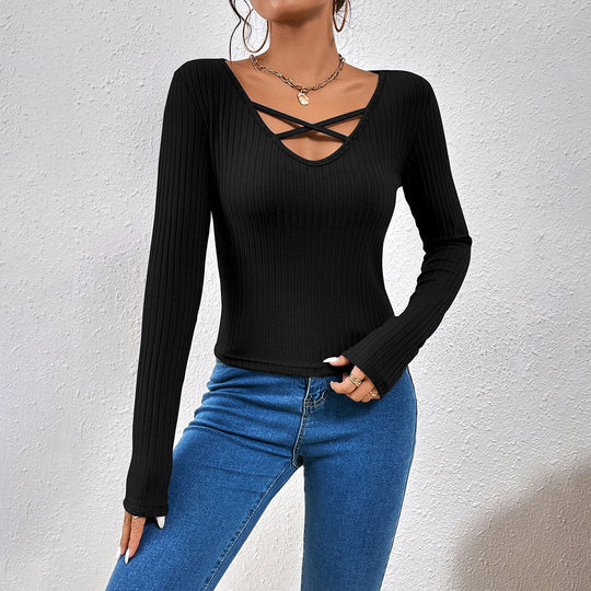 Damen geripptes Langarmshirt mit gekreuztem V‑Ausschnitt, ausgestellten Manschetten und figurbetonter Stretch-Passform Eichborn Berlin