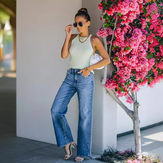 Damen Weit geschnittene Jeanshose mit hohem Bund und dezenten Waschungen EB