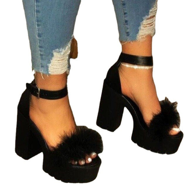 Damen Plateauschuhe mit extravagantem Feder-Detail und knalligem Design EB