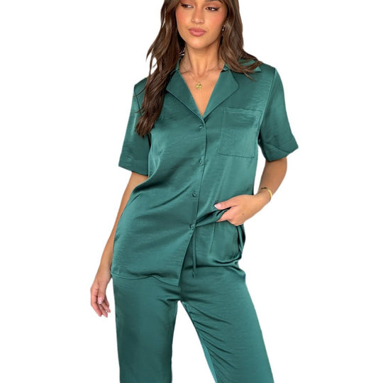 Damen Satin Schlafanzug-Set mit elegantem Schnitt und bequemen Details EB
