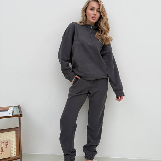 Damen gemütlicher Fleece-Zweiteiler mit halbem Reißverschluss, cropped Pullover und hochtaillierter Jogginghose mit elastischem Bund Eichborn Berlin