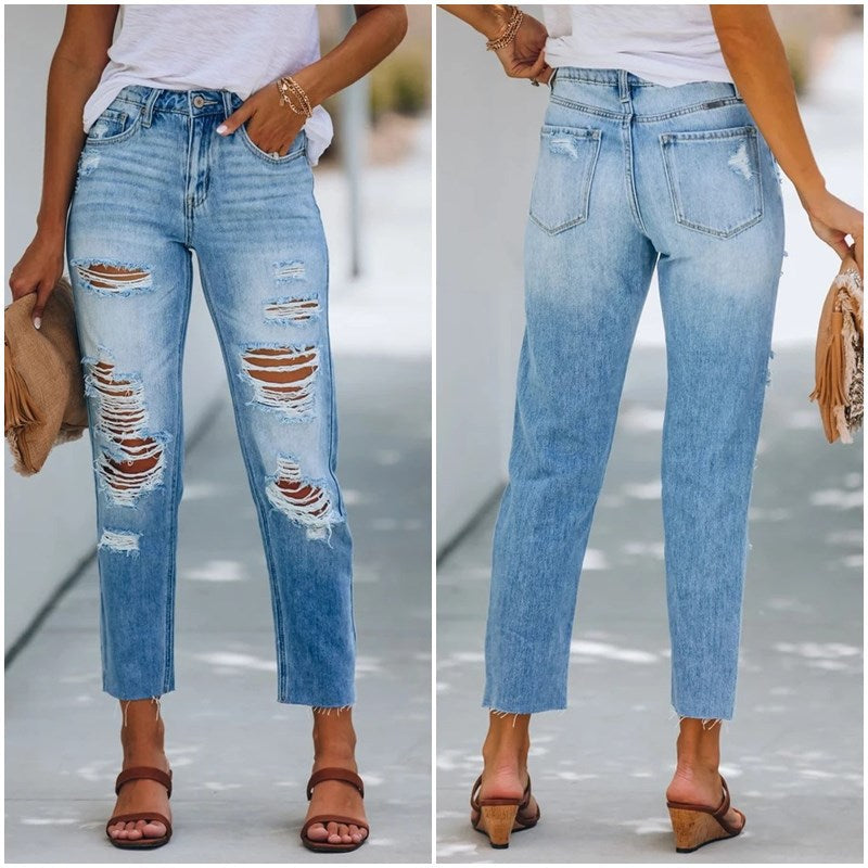 Damen Jeans mit auffälligen Destroyed-Details und zeitgemäßem Schnitt EB