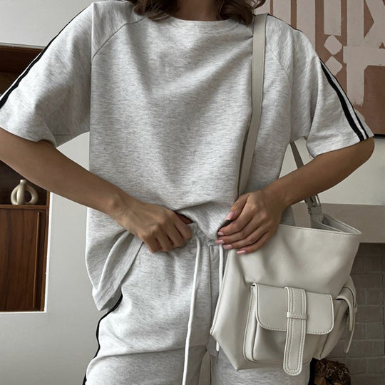 Damen lässiges Kurzarm-Set aus T-Shirt und Shorts mit Kontrastnähten EB