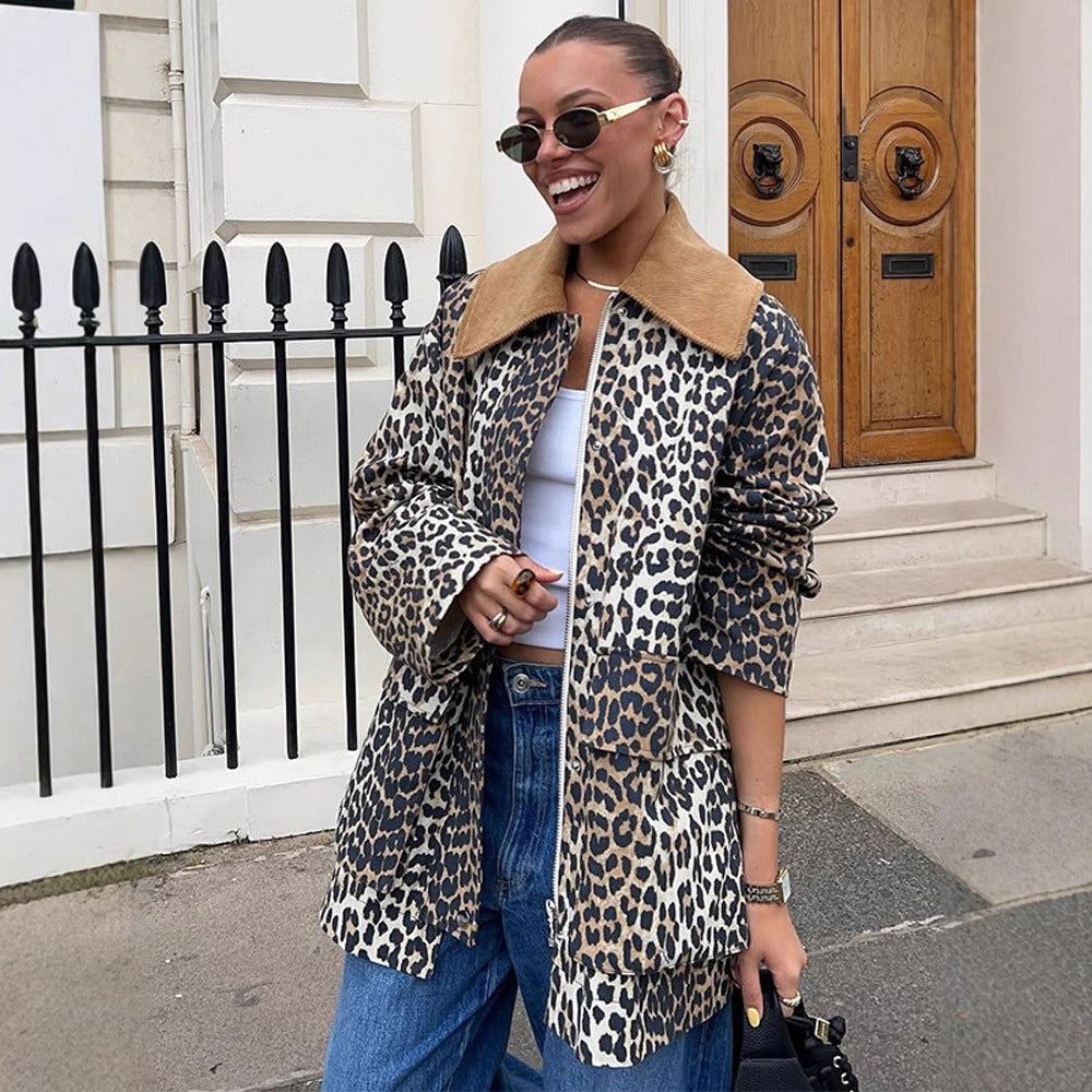 Damen modische Leopardenjacke mit funktionalen Taschen und umschlagbarem Kragen EB