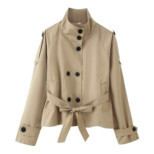 Damen nan kurztaillierte Trenchjacke mit hohem Stehkragen, doppeltreihiger Knopfleiste und taillierbarem Bindegürtel EB