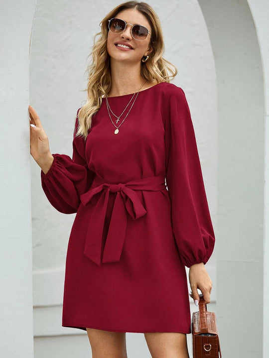 Damen Elegantes Kleid mit Ballonärmeln und Taillengürtel EB