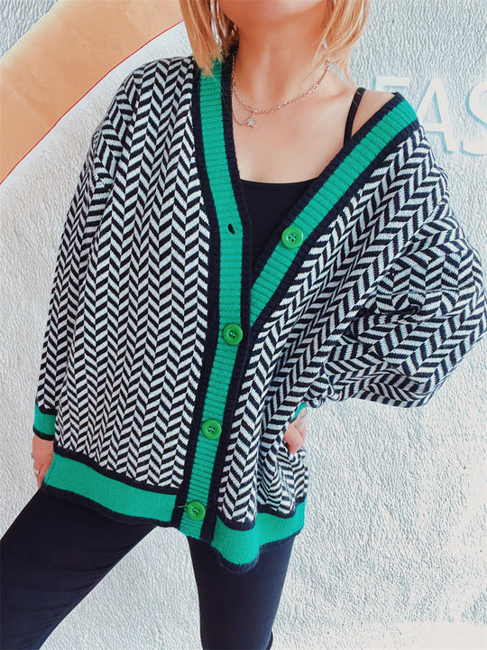 Damen Übergroße Strickjacke mit auffälligem Zickzackmuster und bunten Knöpfen EB