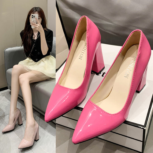 Damen Spitzen Pumps mit bequemem Blockabsatz und glänzendem Finish EB
