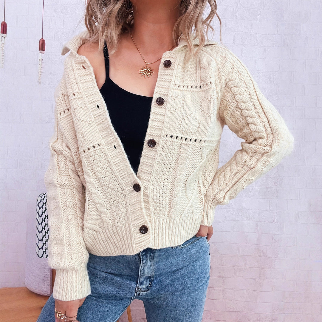 Damen Strickjacke mit strukturiertem Zopfdesign und eleganten Knopfdetails EB