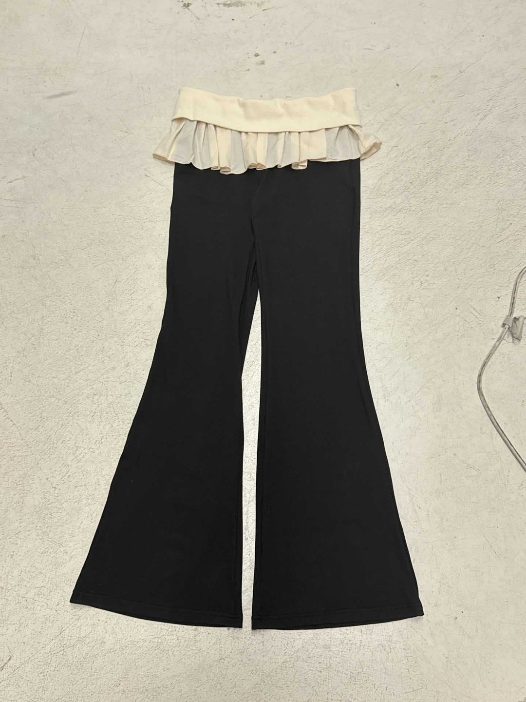 Damen nan taillierte Highwaist Schlaghose mit Zierband, Gürtelschlaufen und ausgestelltem Bein EB