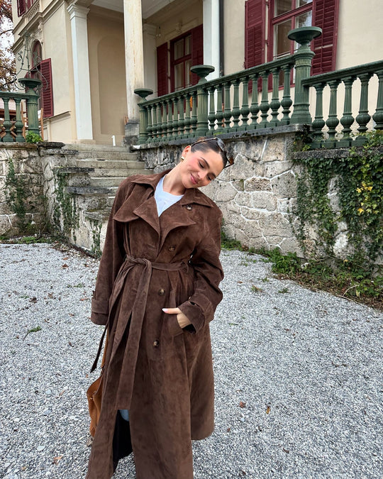 Damen Suede Trenchcoat mit Gürtel und eleganten Knopfdetails EB