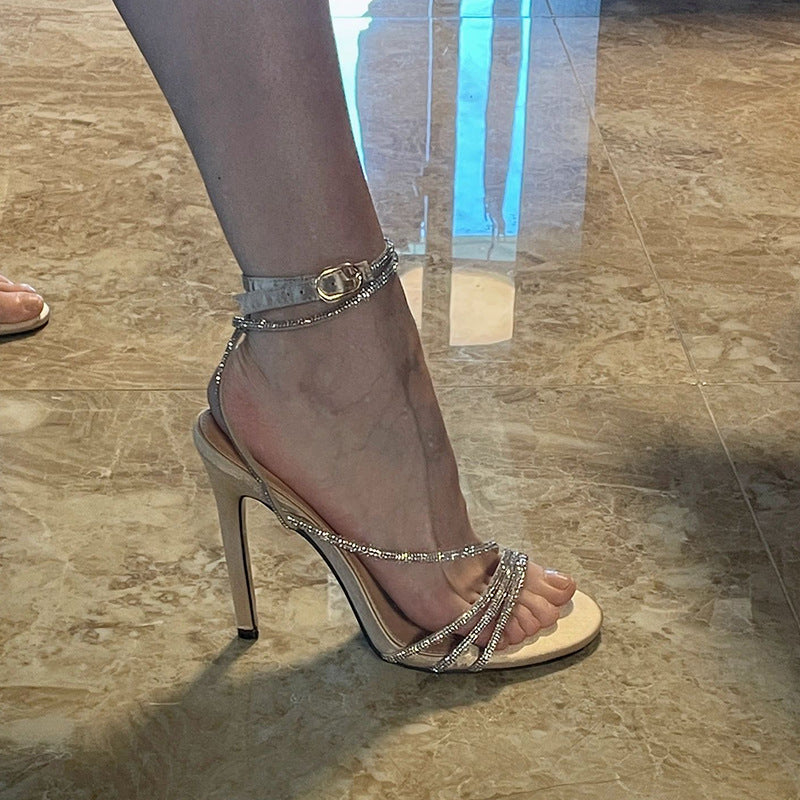 Damen elegante Stilettosandalen mit zierlichen Riemchen und Strassverzierungen EB