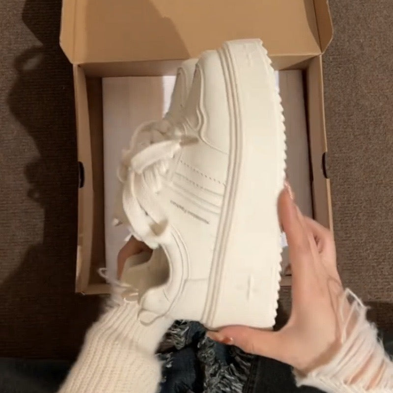 Damen Chunky Sneakers mit stabiler Plateau-Sohle und atmungsaktivem Obermaterial EB