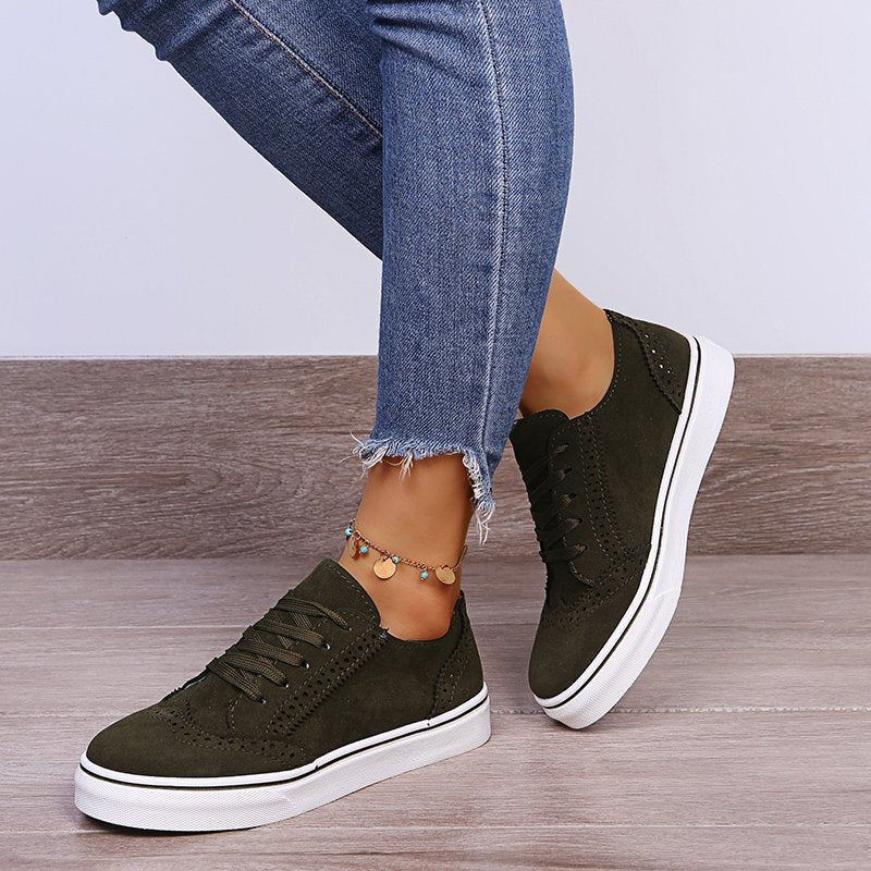 Damen Sneaker mit eleganter Perforation und rutschfester Sohle EB