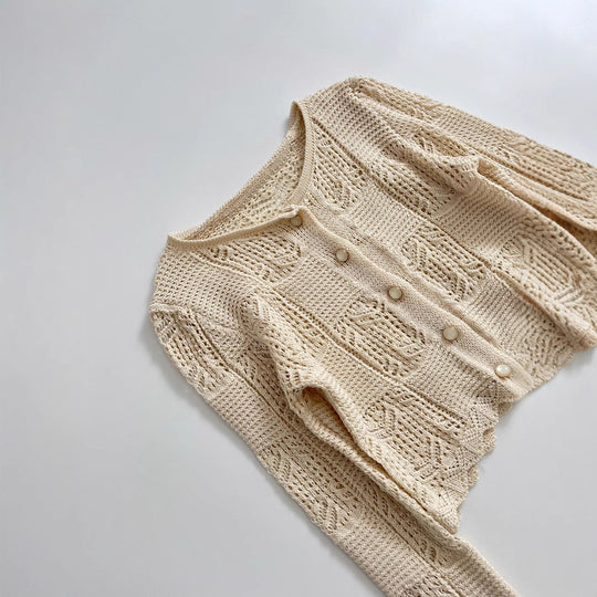 Damen Strickjacke mit filigranem Lochmuster und dekorativen Knöpfen EB