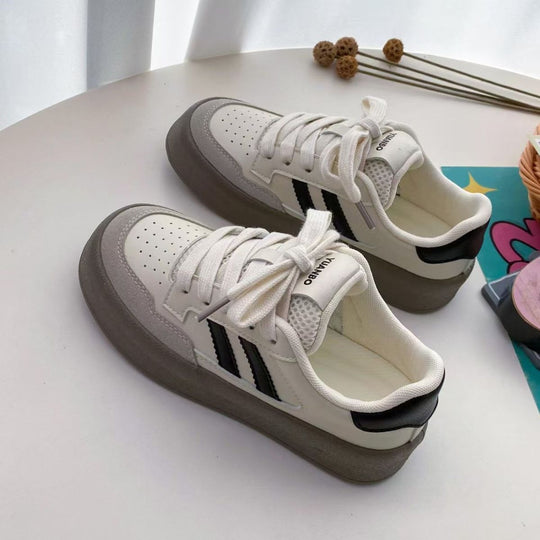 Damen Sportliche Sneaker mit komfortabler Polsterung und atmungsaktiver Oberflächenstruktur EB