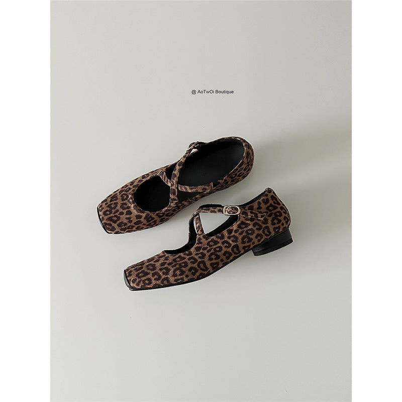 Damen Elegante Mary Jane Ballerinas mit Leopardenmuster und verstellbarem Riemenverschluss EB
