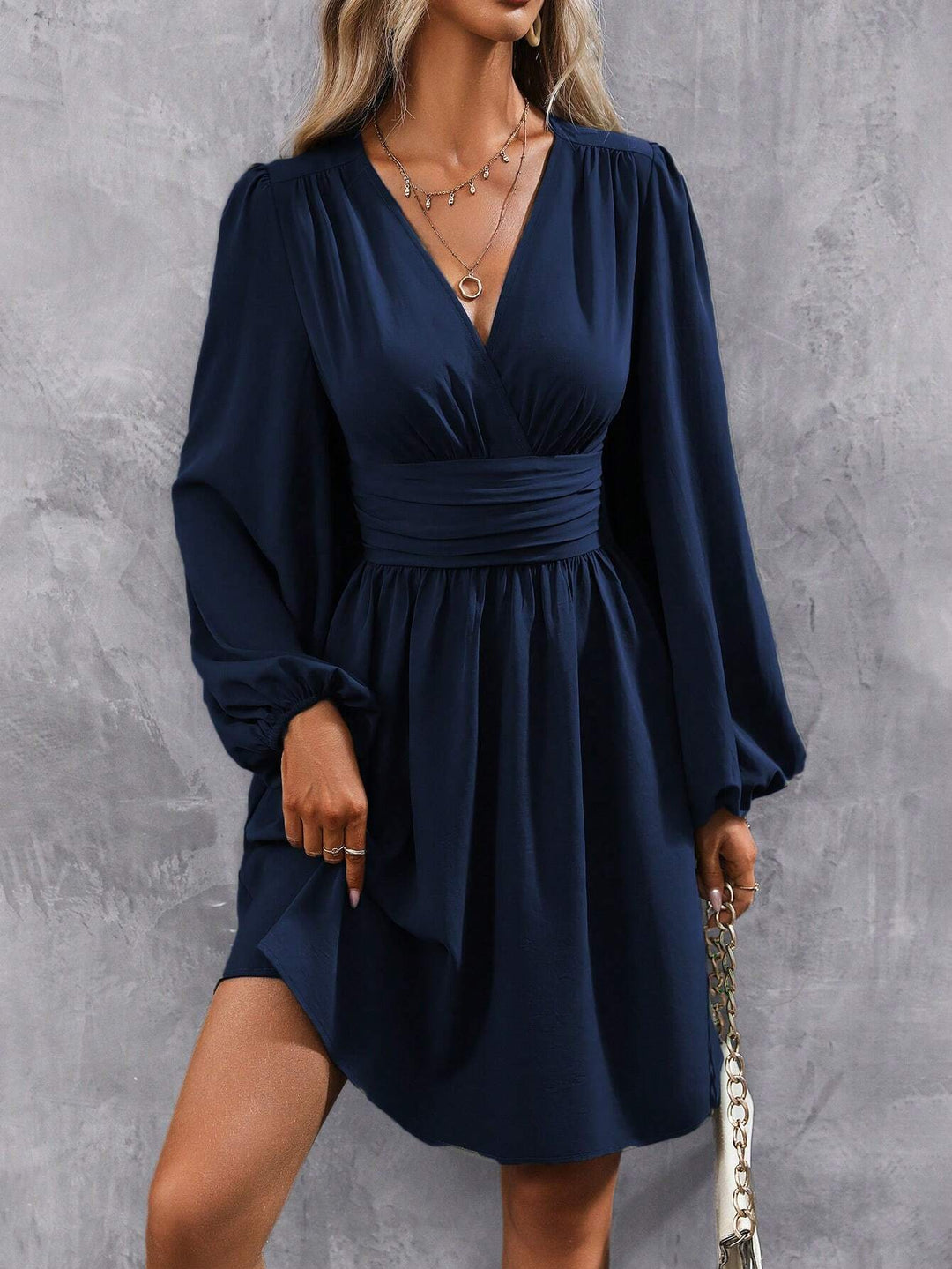Damen Wickelkleid mit schickem V-Ausschnitt und voluminösen Ärmeln EB
