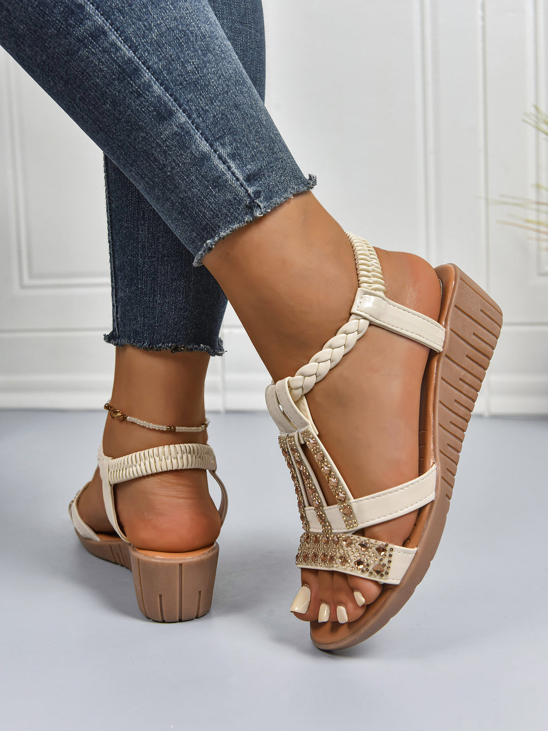 Damen Elegante Sandalen mit modischen Glitzer- und Blumenapplikationen EB