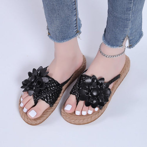 Damen Blumenschmuck Zehentrenner-Sandaletten mit rutschfester Sohle und geflochtenem Design EB