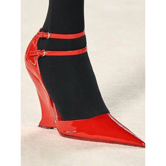 Damen Wedge-Pumps mit dekorativem Riemendesign EB