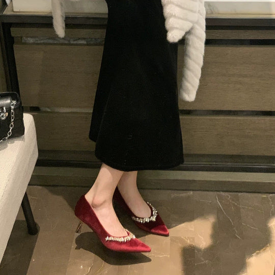Damen Glamouröse High Heels mit eleganten Strassdetails und spitzem Zehenbereich EB