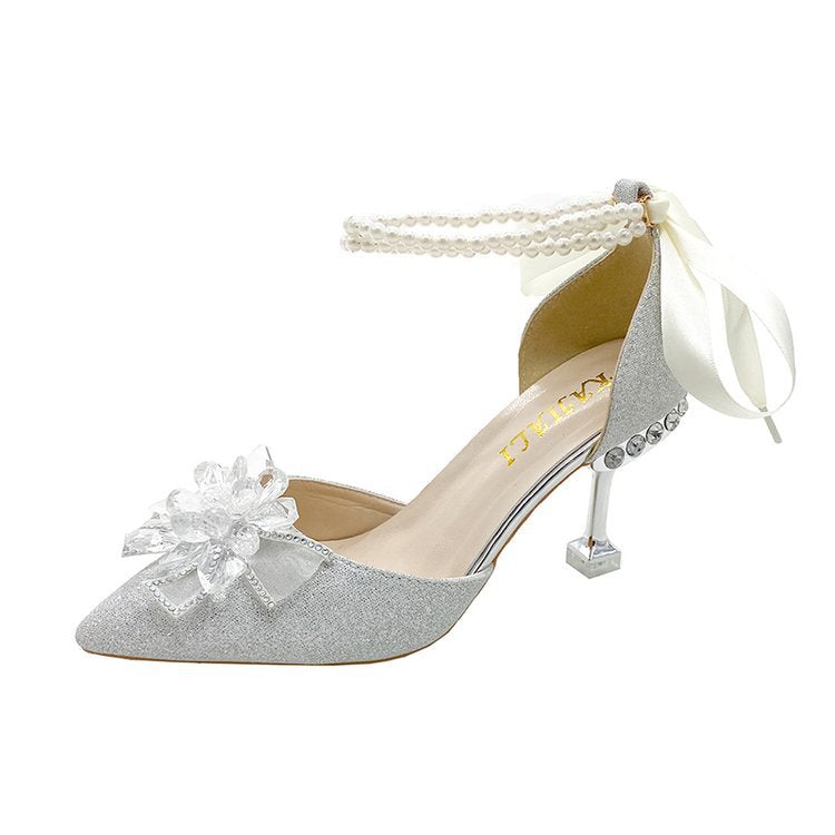 Damen elegante High Heel Pumps mit funkelndem Schmuck und Blumenakzent EB